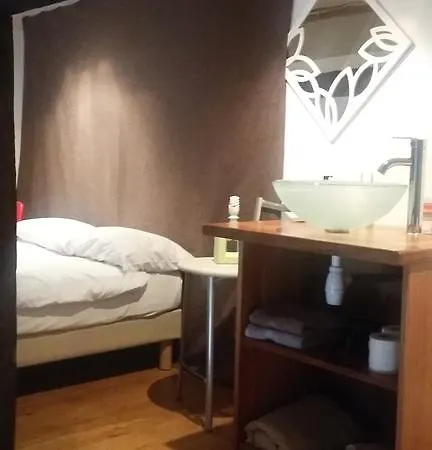 Les Remparts 3* Мирпуа