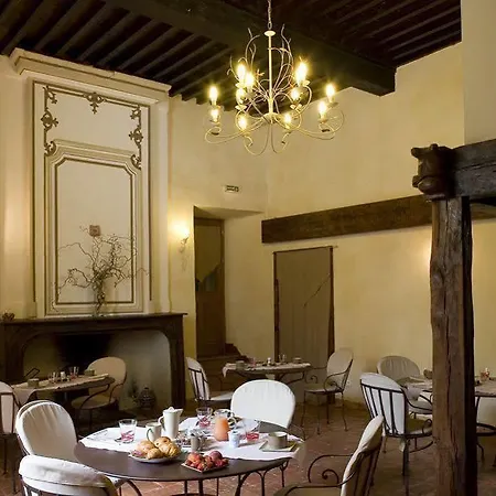 Les Remparts Мирпуа